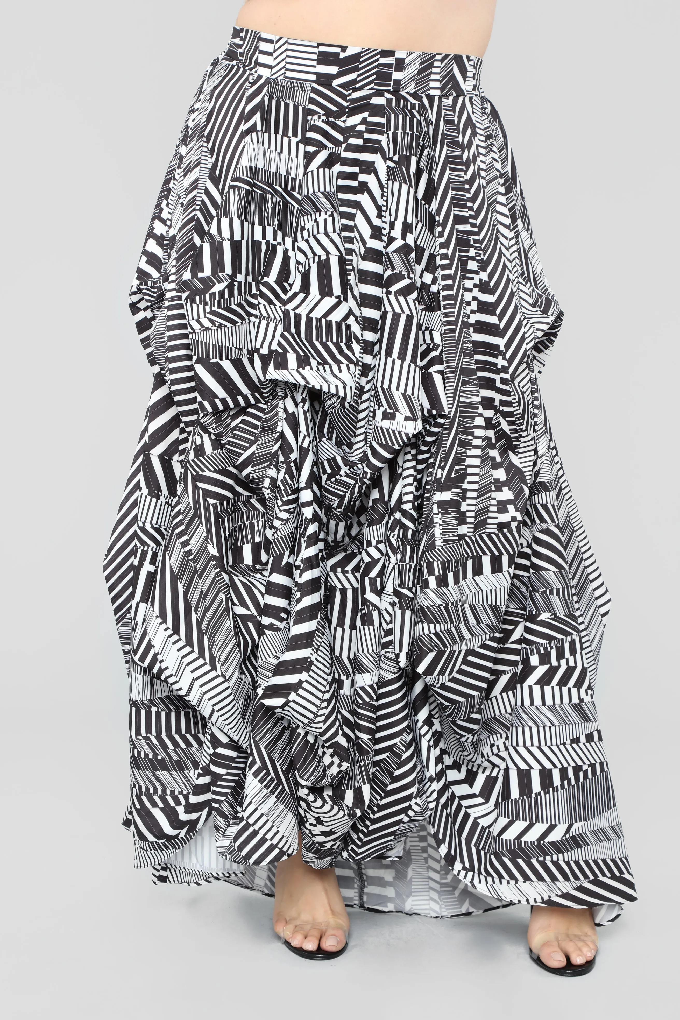 Alana Abstract Print Maxi Skirt - Black Pattern