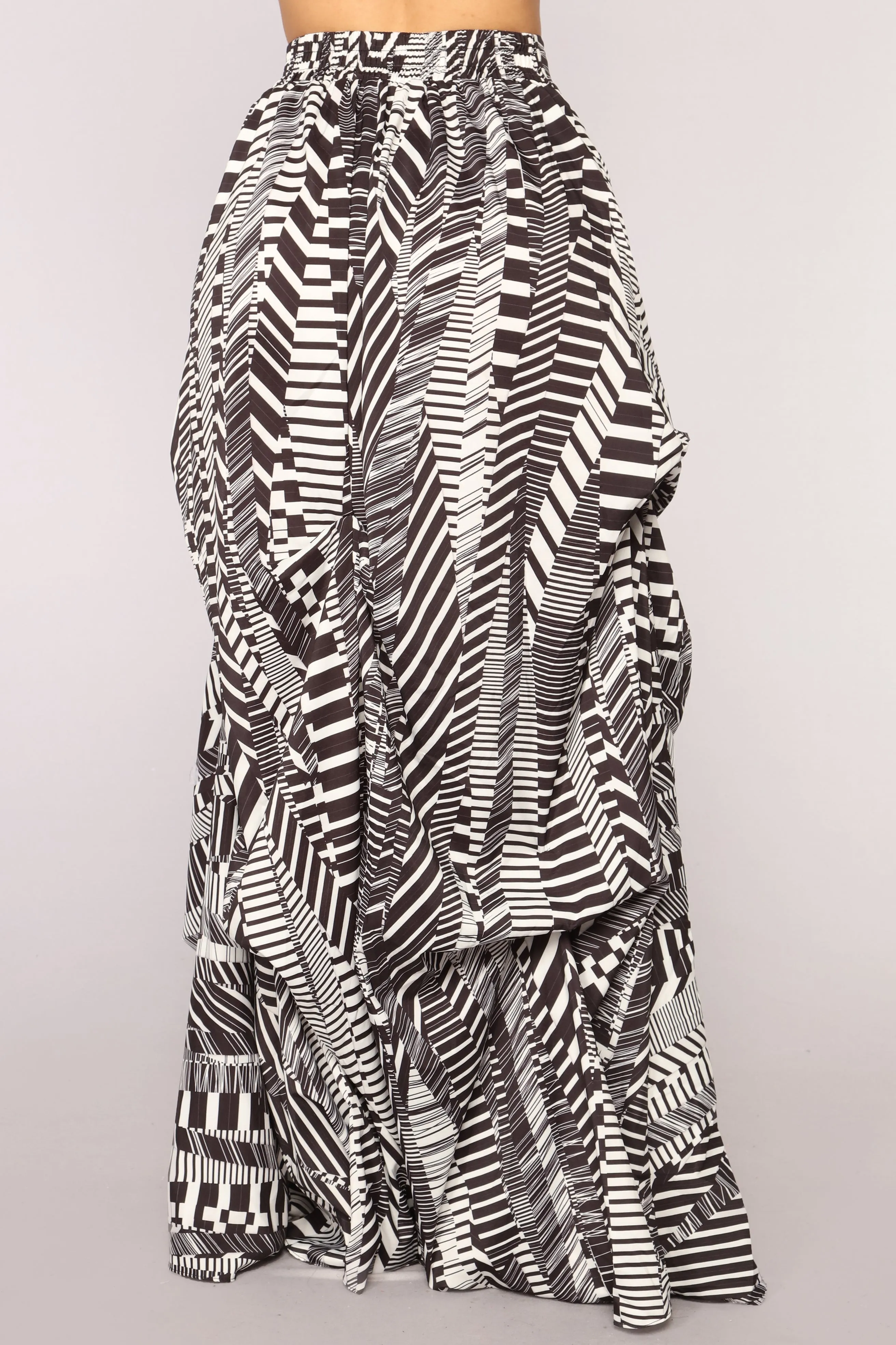 Alana Abstract Print Maxi Skirt - Black Pattern