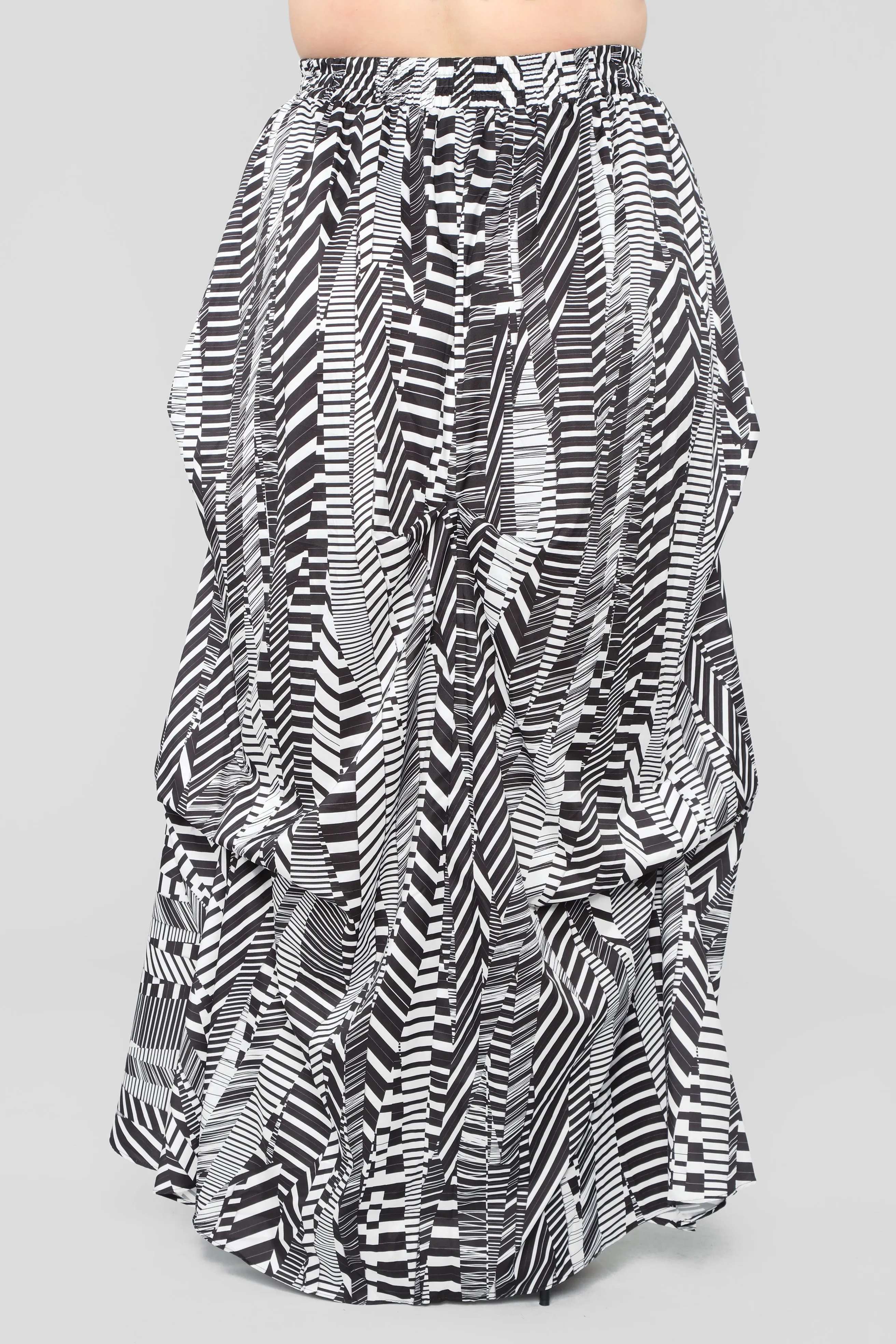 Alana Abstract Print Maxi Skirt - Black Pattern