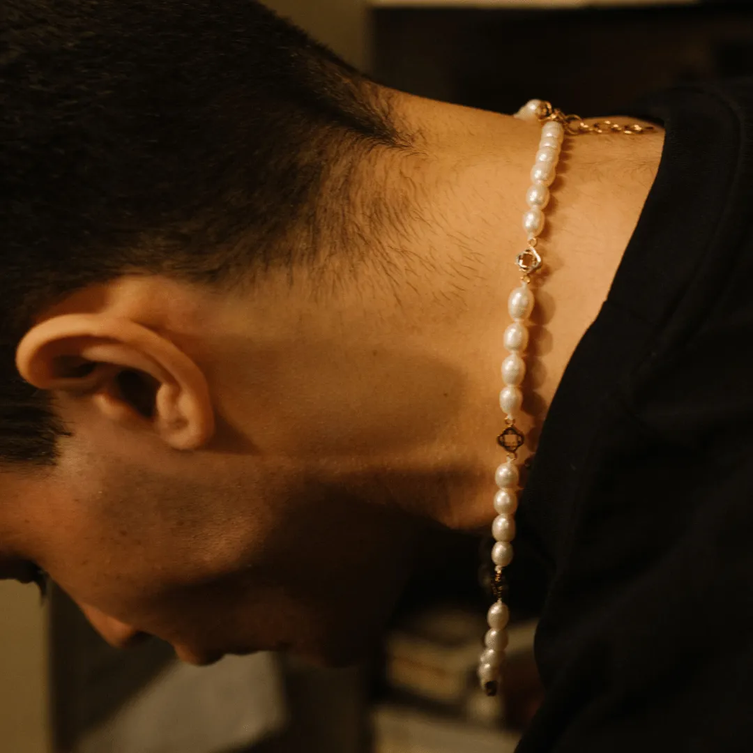 Clover Real Pearl Necklace (Gold)