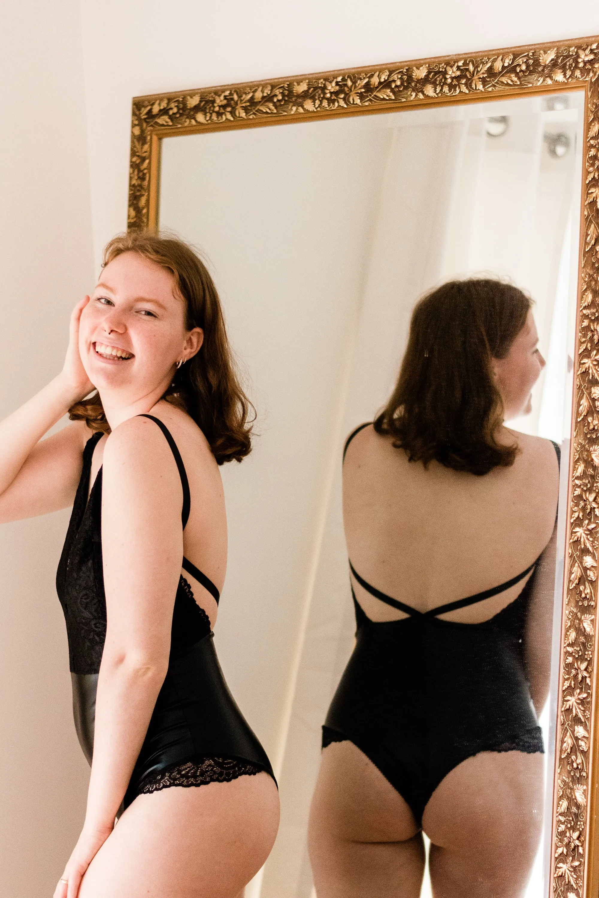 Dentelle V Neck Bodysuit