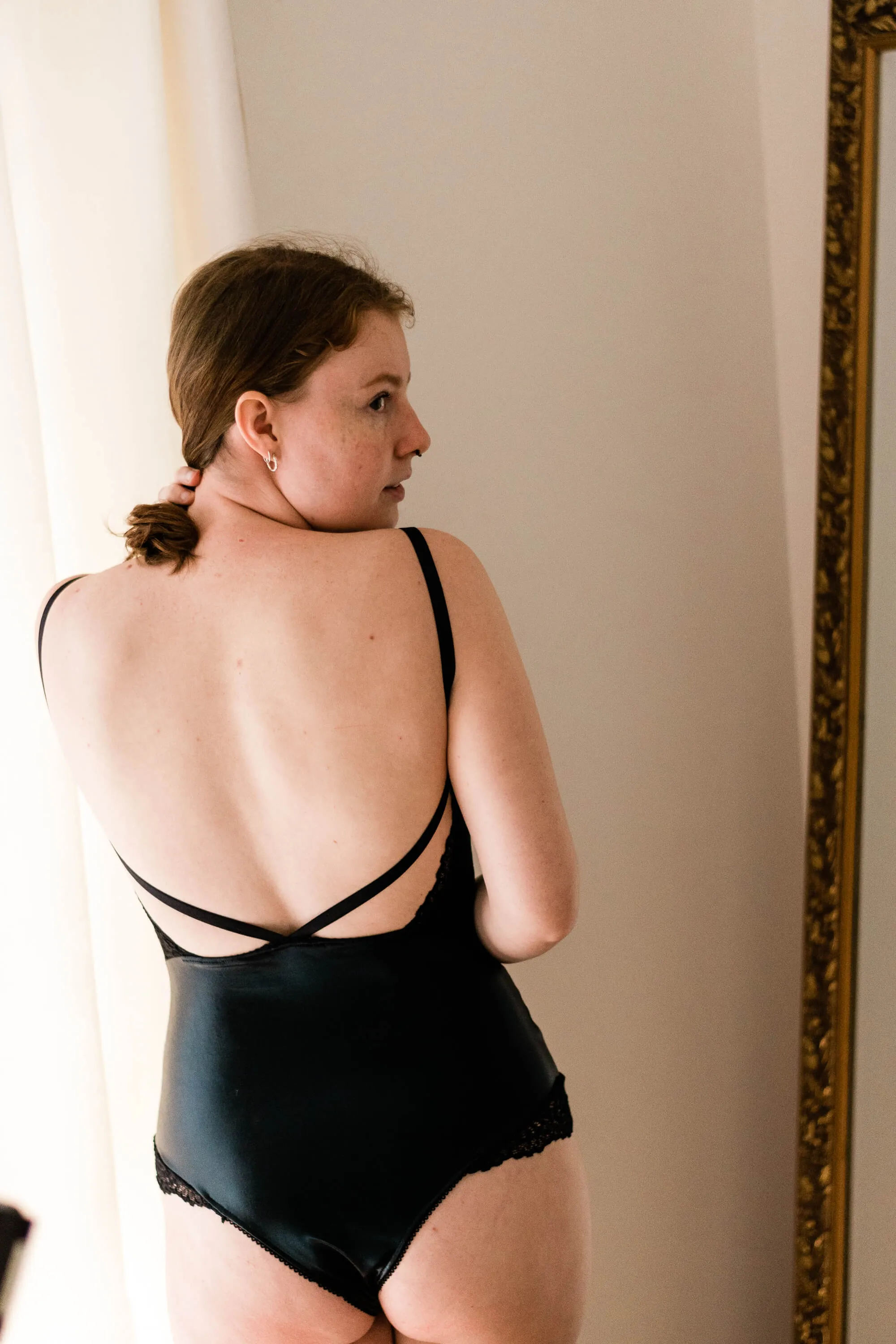 Dentelle V Neck Bodysuit