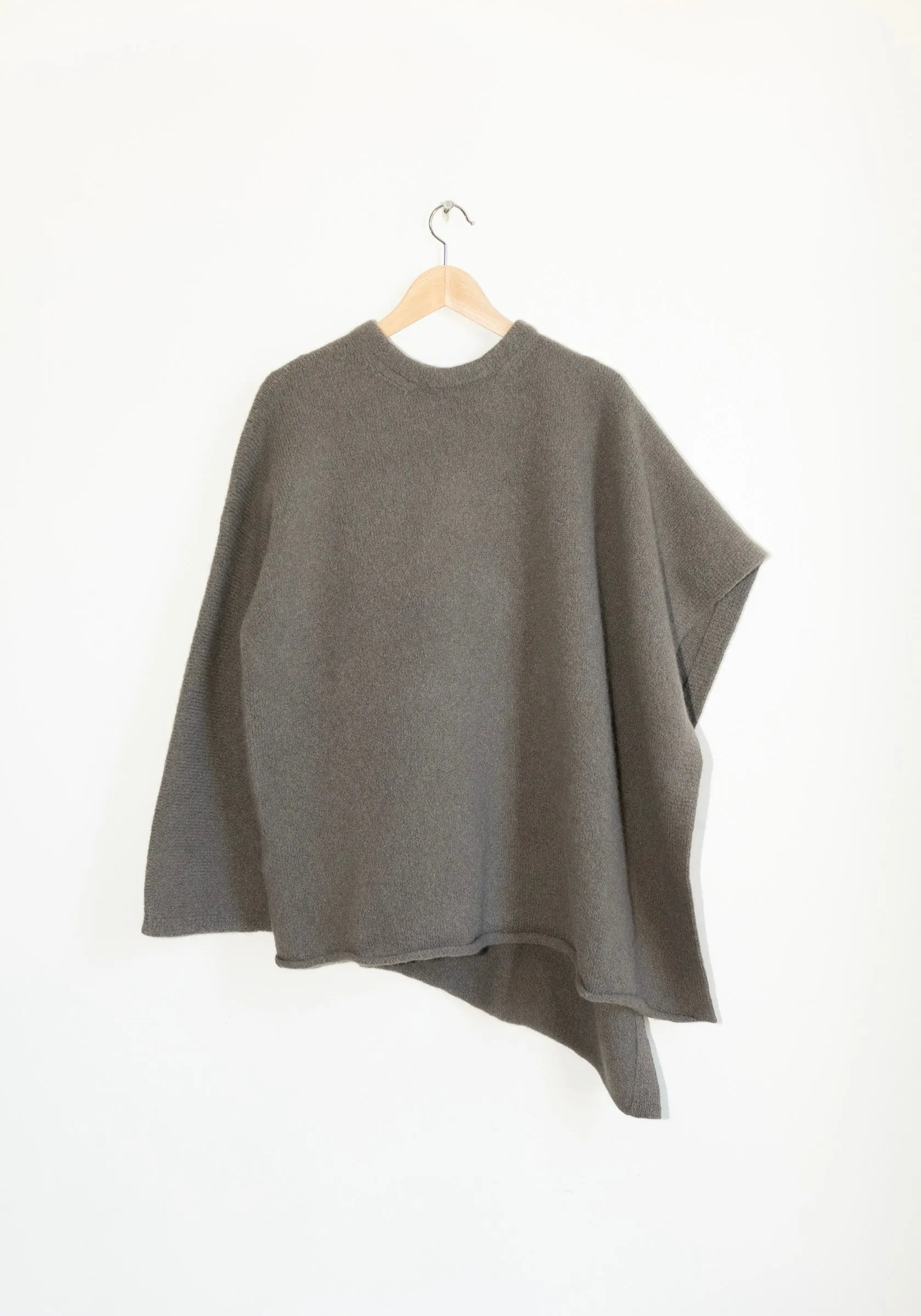 Drape Gilet in Concrete