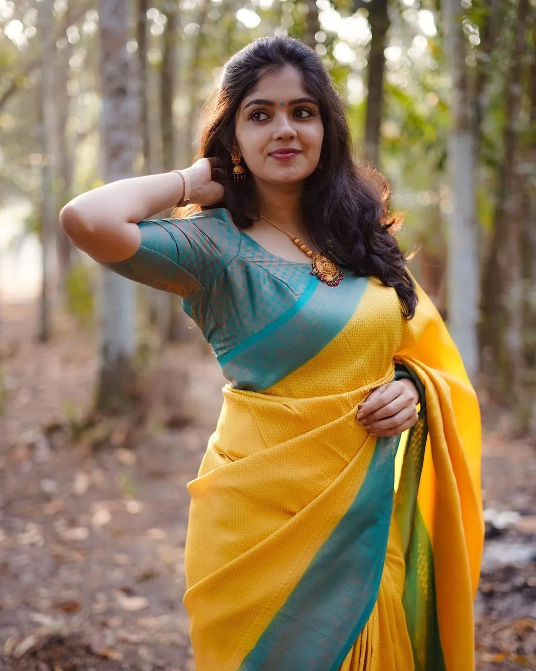 Inspiring Yellow Soft Silk Saree With Fairytale Blouse Piece