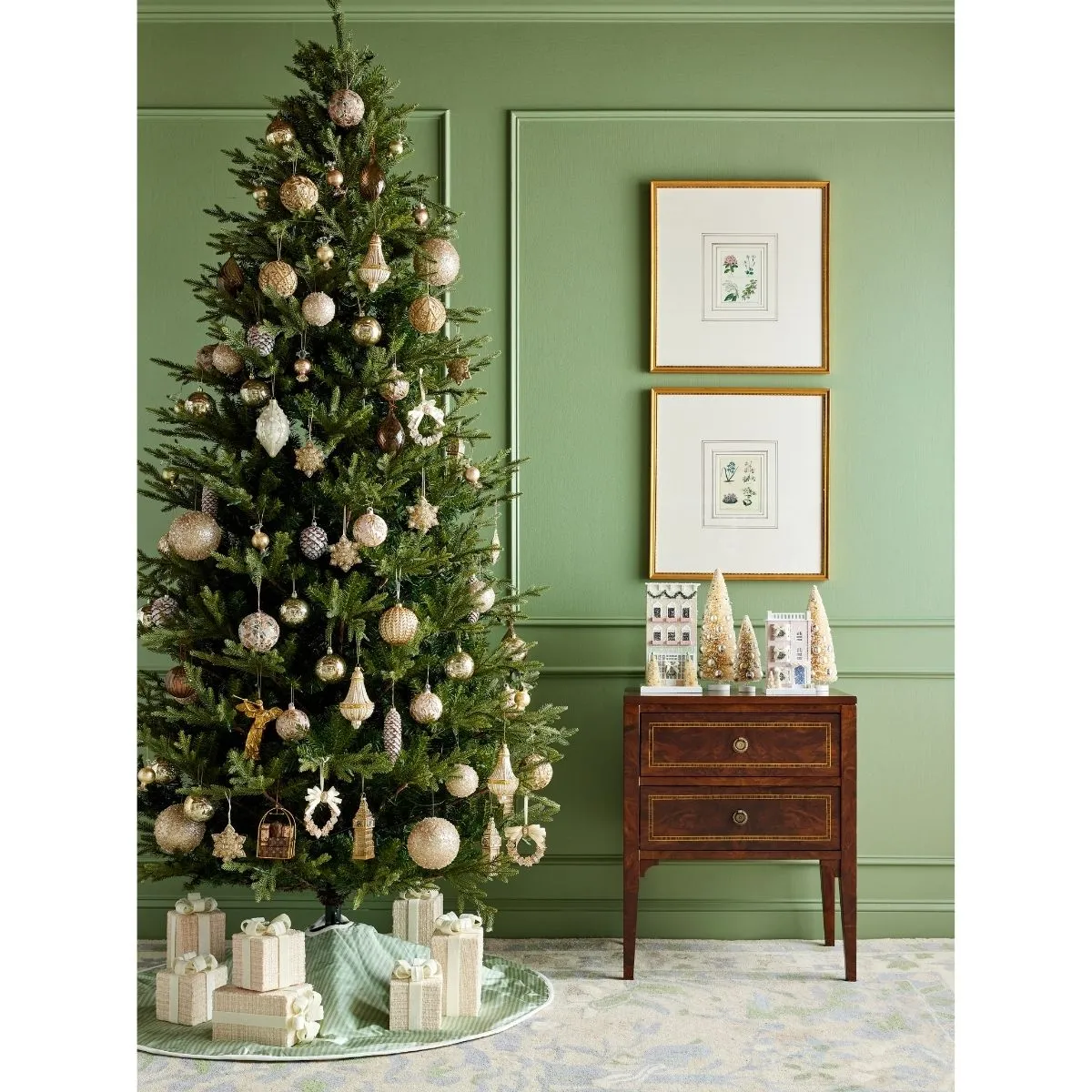 Noelle Tree Skirt in Wintergreen