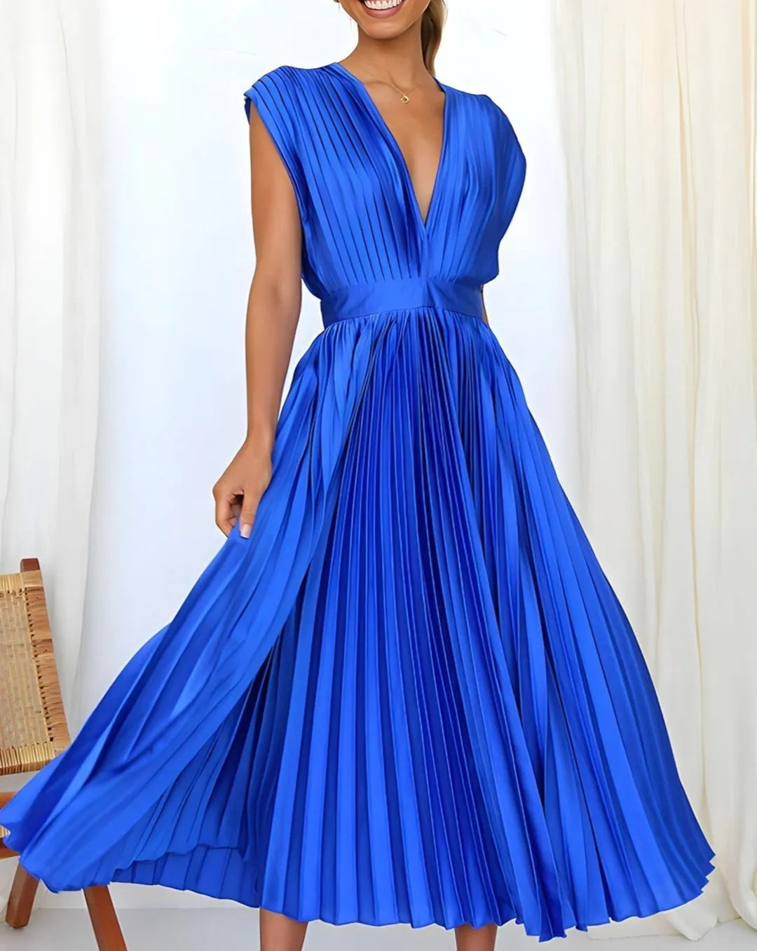 Odessa - Sleeveless Pleated Midi Dress