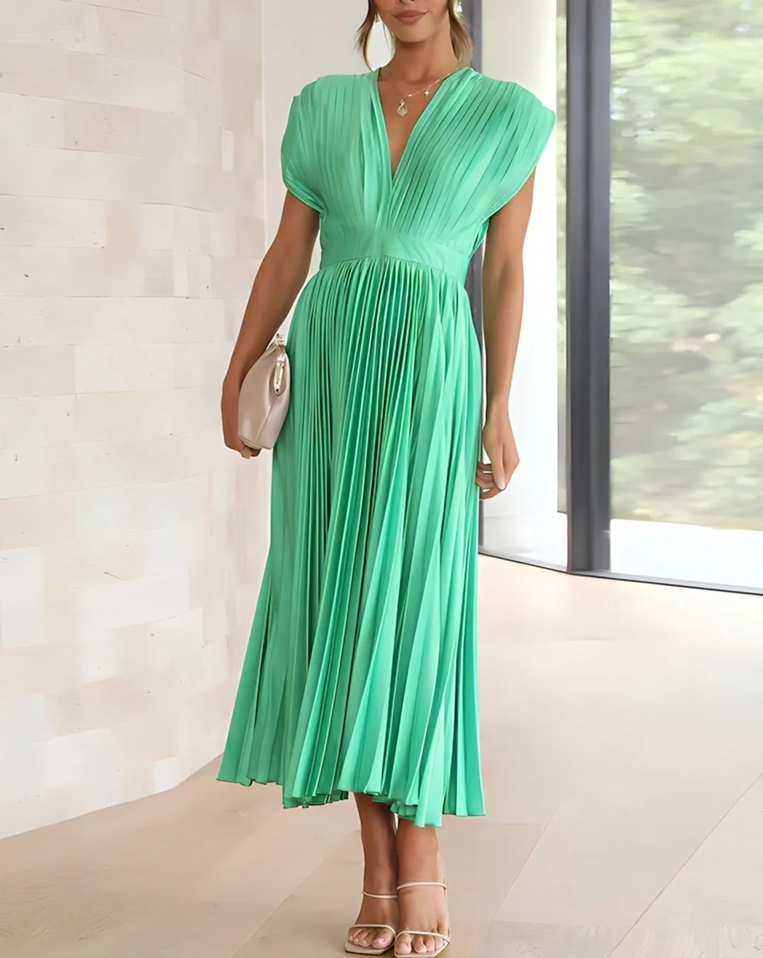 Odessa - Sleeveless Pleated Midi Dress