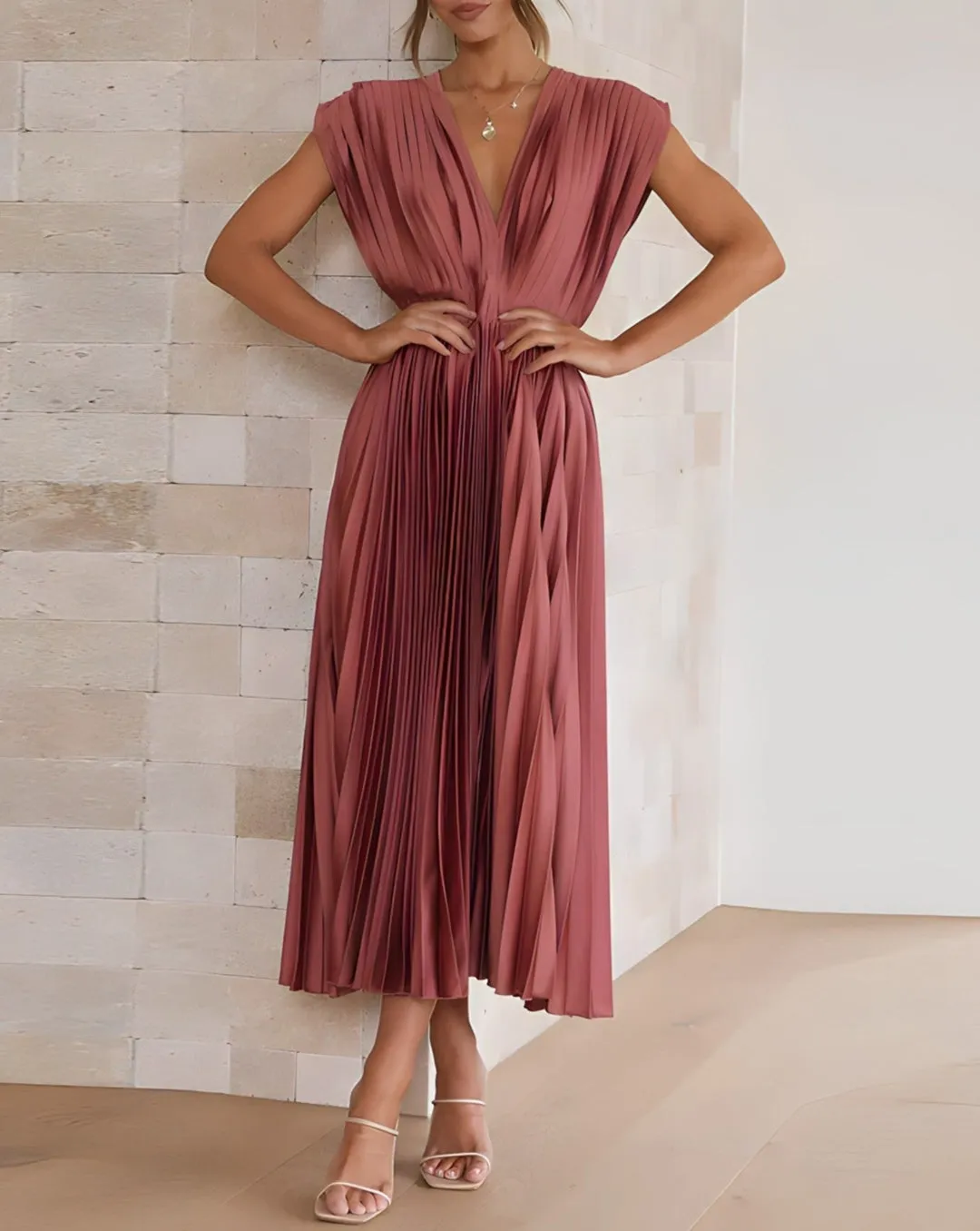 Odessa - Sleeveless Pleated Midi Dress