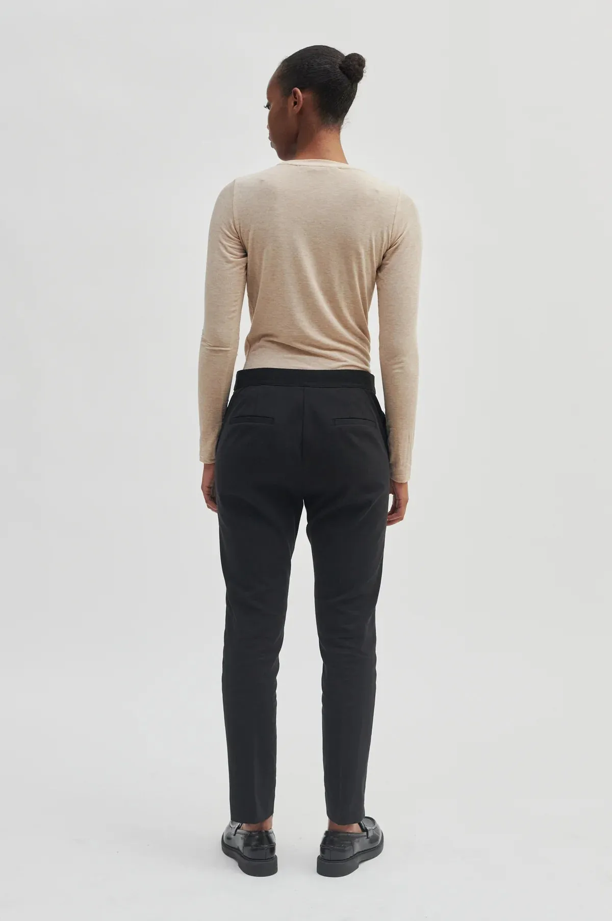 Second Female Jarao Trousers